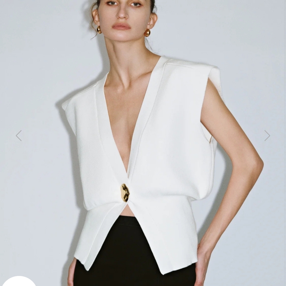 Chic White V-Neck Blouse with Gold Accent